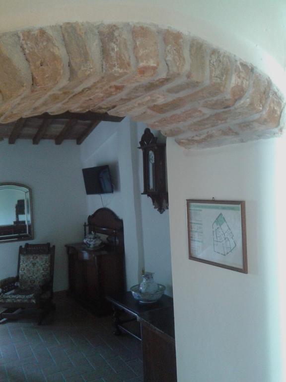 Hotel Fawlty Towers Todi Camera foto