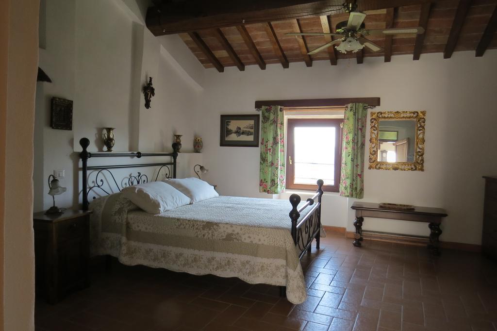 Hotel Fawlty Towers Todi Camera foto