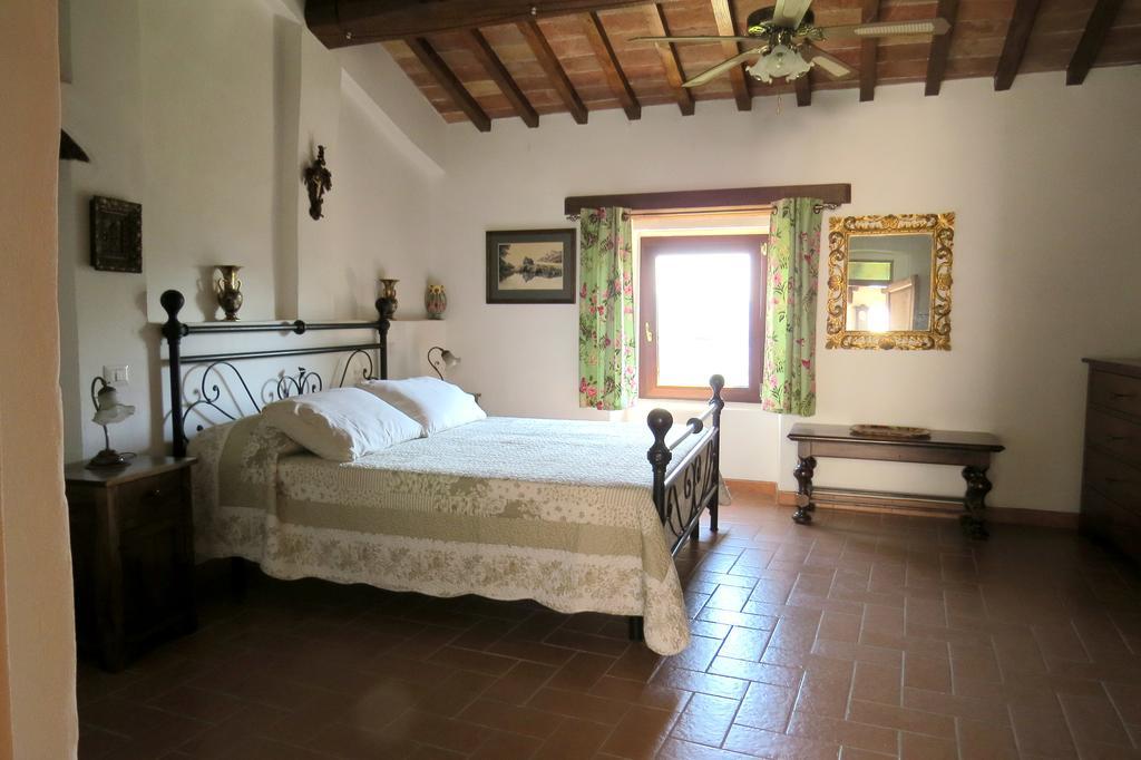 Hotel Fawlty Towers Todi Camera foto