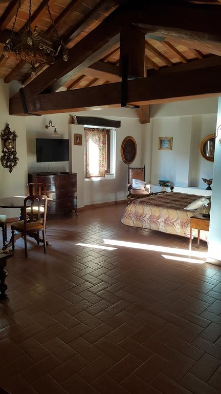 Hotel Fawlty Towers Todi Esterno foto
