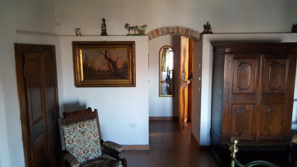 Hotel Fawlty Towers Todi Esterno foto
