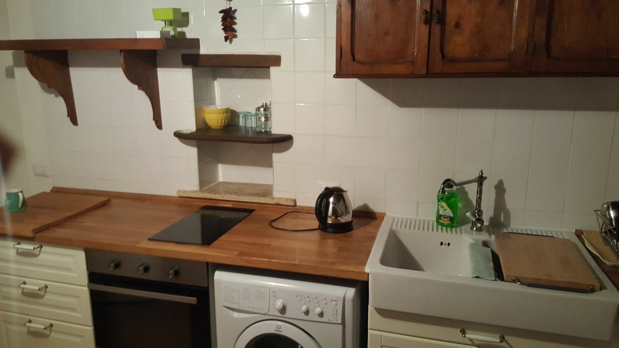 Hotel Fawlty Towers Todi Esterno foto
