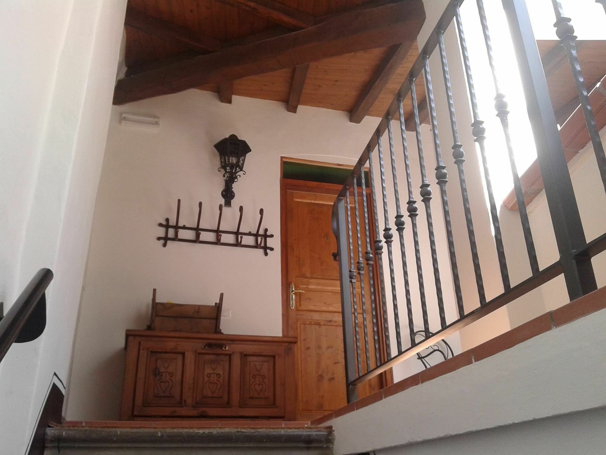 Hotel Fawlty Towers Todi Esterno foto